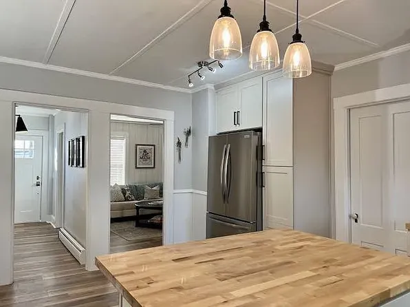 1 Highland Ave, Scarborough, ME 04074