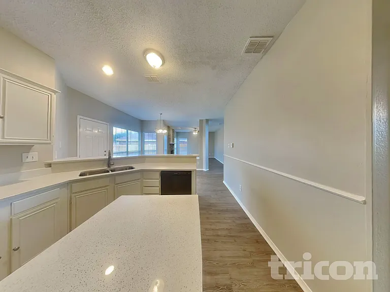 1226 Paul Dr — Photo 4