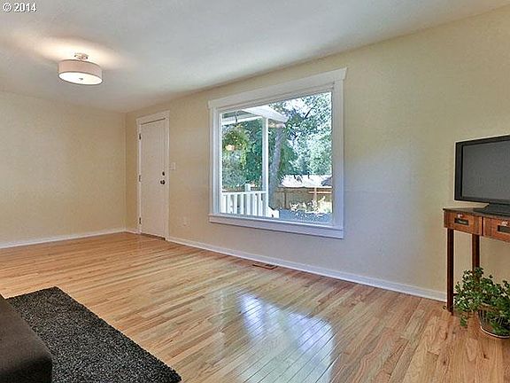 4th image of 8100 SE Hood St
