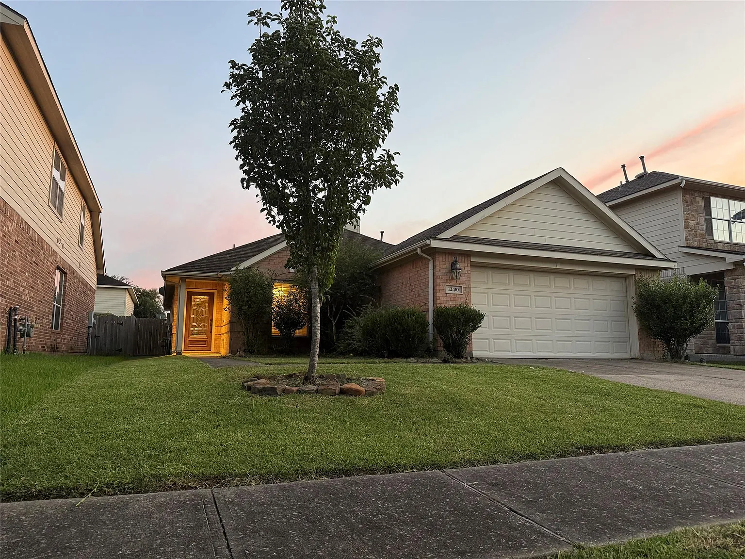 3 bed, 2.0 bath, 1675 sqft, $2,150 — Photo 1