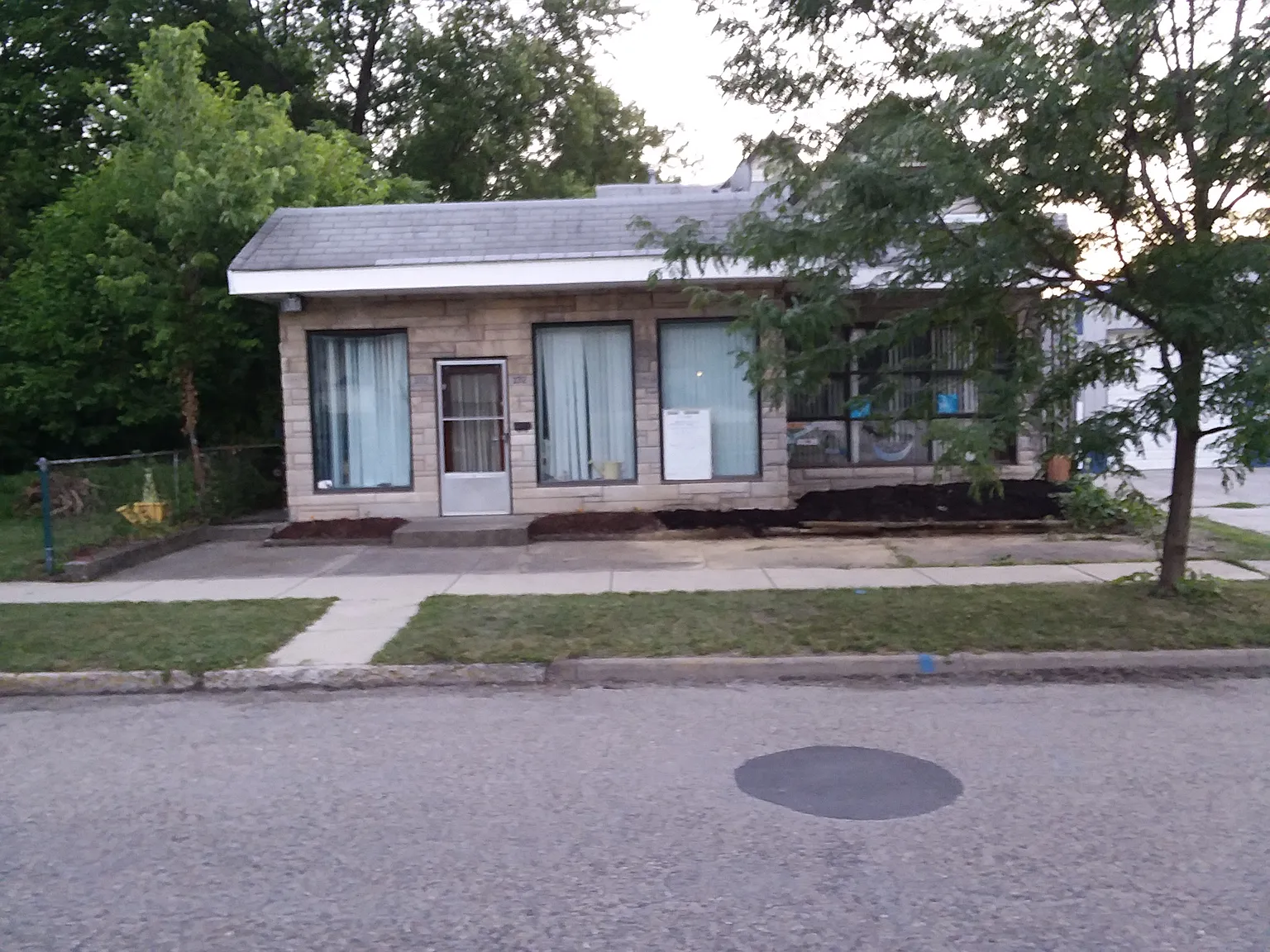 132 N Grant Ave photo 1