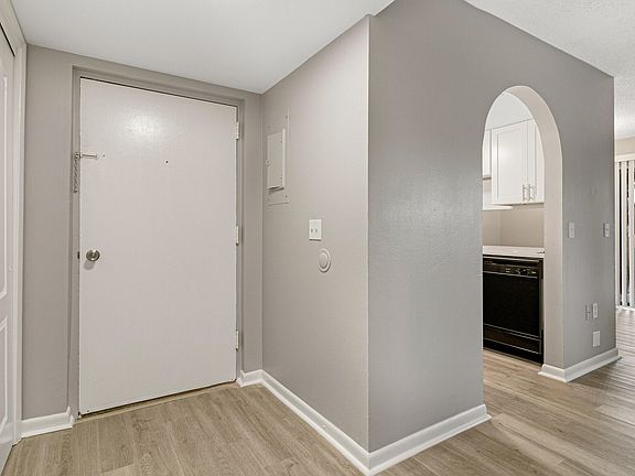 3rd image of 180 San Juan Cir