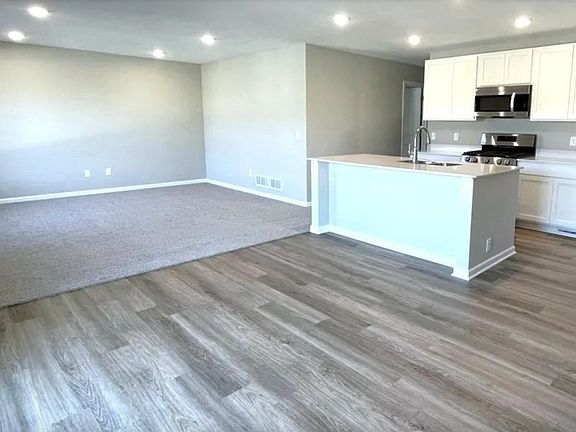 3rd image of 3214 Kady Ave NE