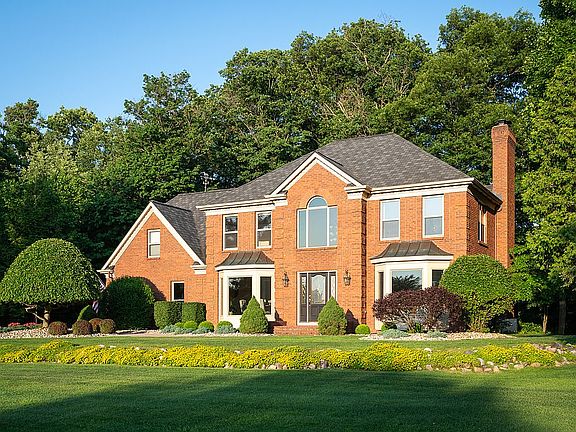 3rd image of 6270 Woodhall Ct