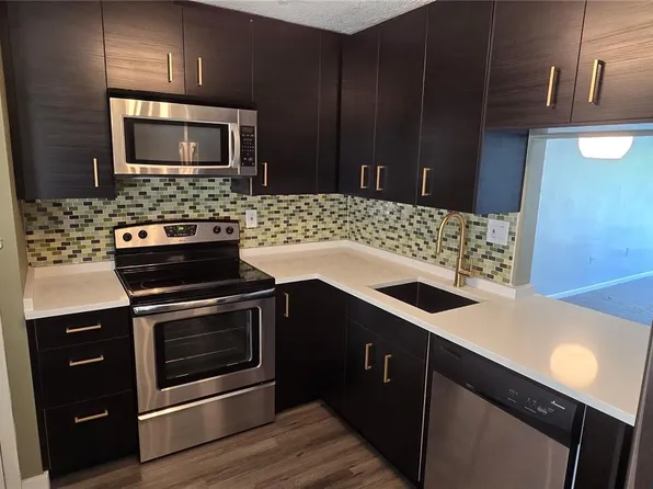 1201 NE 191st St #G306, Miami, FL 33179