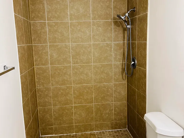 7482 Courtyard Run E #E — Photo 14