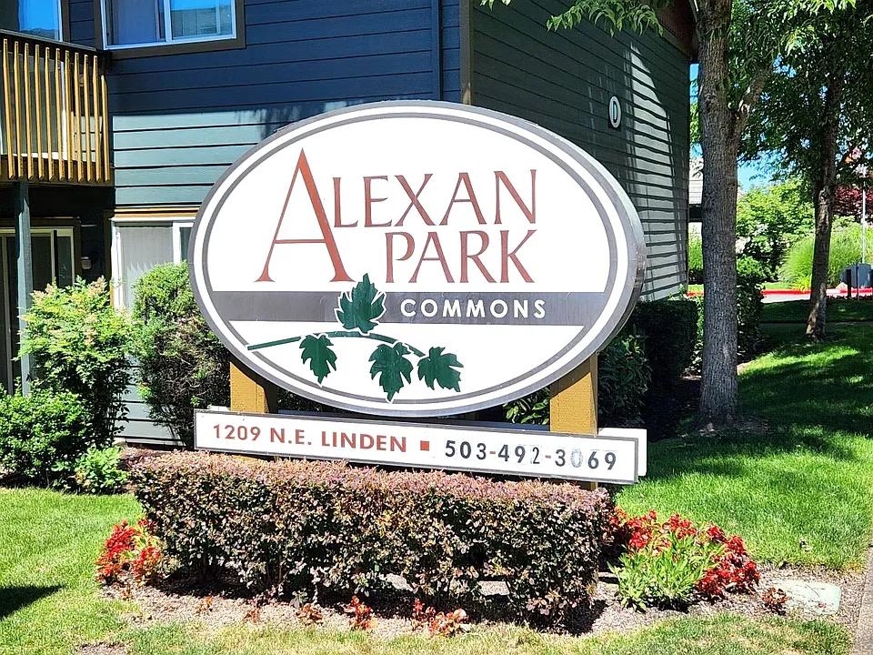 Alexan Park Commons