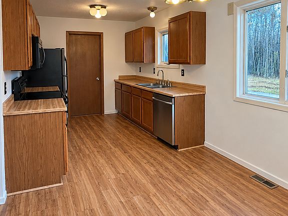 2nd image of 3165 Storey Dr