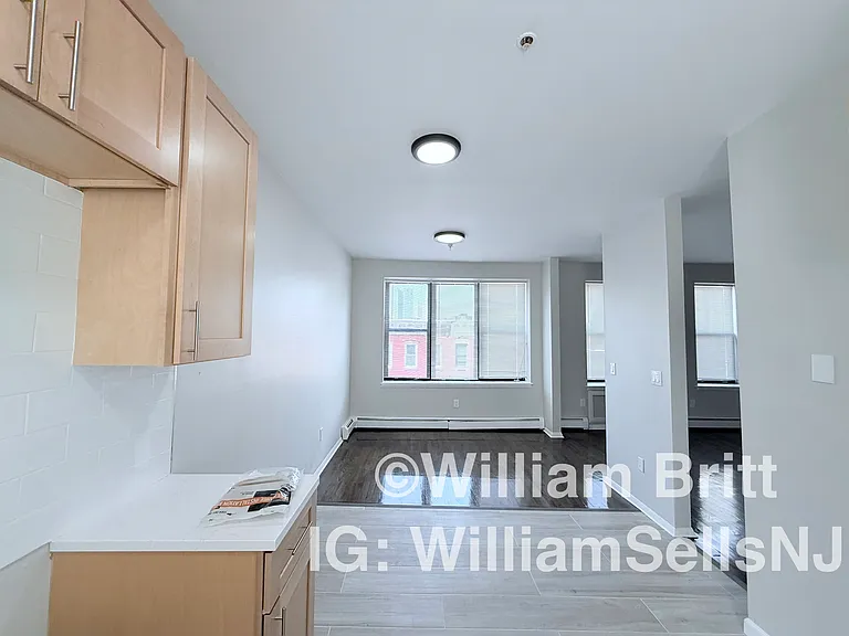 67 Brinkerhoff St #4D — Photo 6