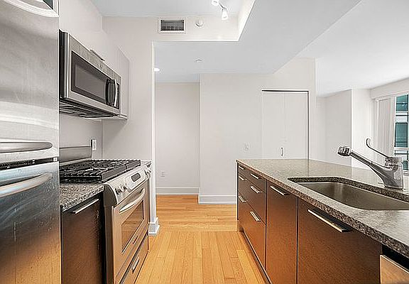 3rd image of 350 W 42nd St APT 7J