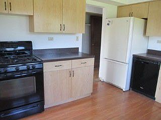 4th image of 2823 N Mitchell Ave