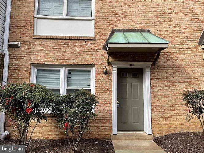 1st image of 98 N Bedford St