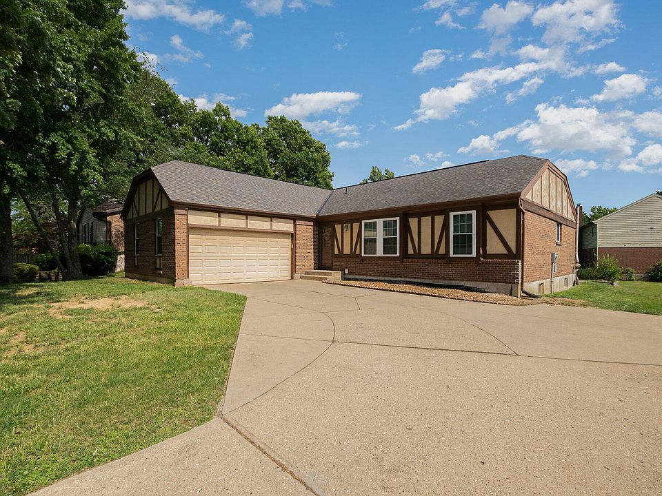 1st image of 843 Deena Dr
