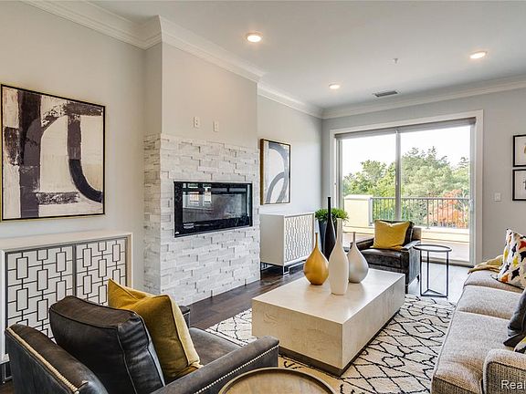 3rd image of 856 N Old Woodward Ave #304