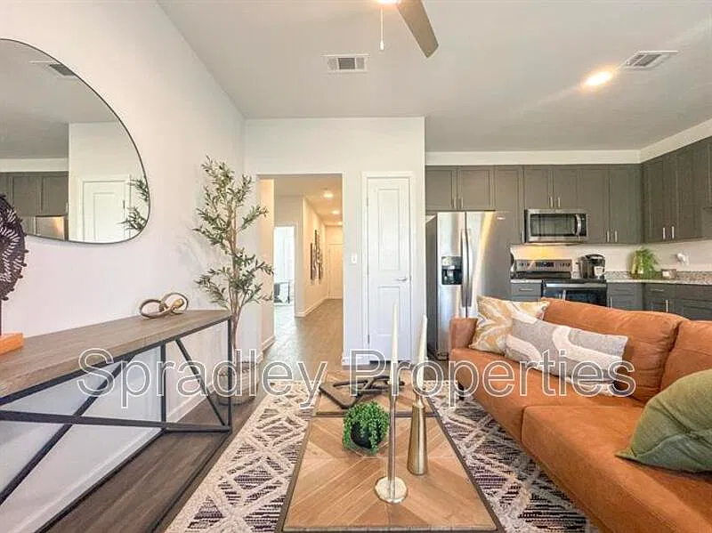 710 Shine St — Photo 3