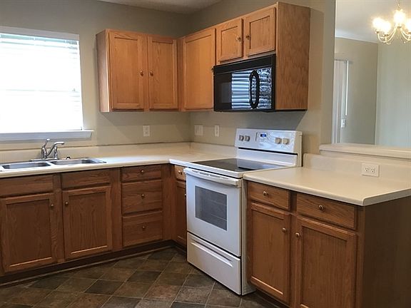 4th image of 106 Ontario Court
