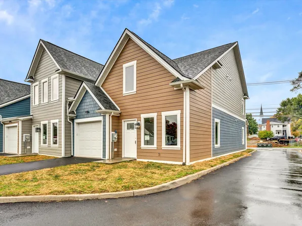 130 W Calhoun St, Salem, VA 24153