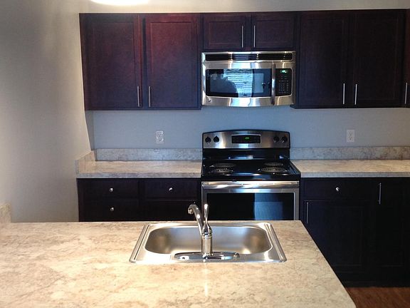 3rd image of 1498 Lake Dr SE #2