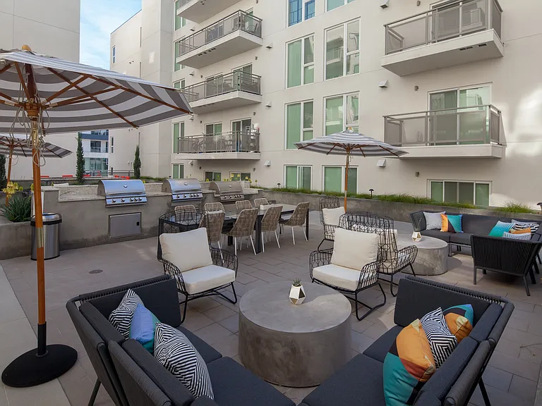 Onyx Glendale — Photo 24
