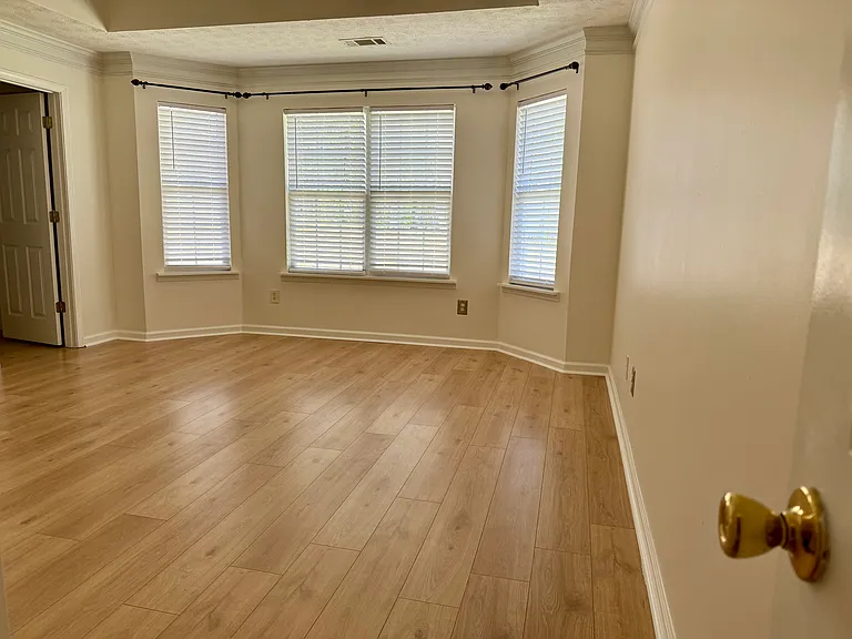 4314 Lock Ness Ln — Photo 8