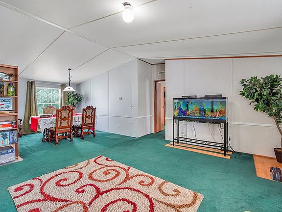 5th image of 93 Huckaberry Ln NE