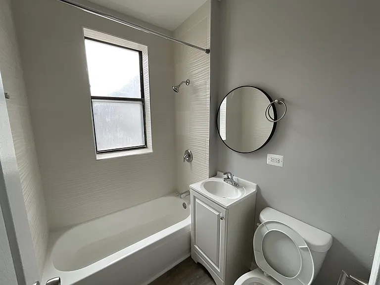 4631 S Lake Park — Photo 11