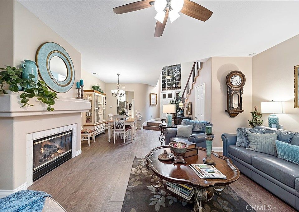 1st image of 24 Hillgate Pl