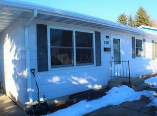 2217 6th Ave S, Fargo, ND 58103