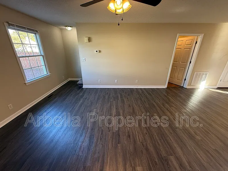 Tate Town Homes — Photo 3