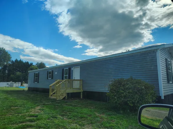 16 Knoll View Dr #49, Ridgeway, VA 24148