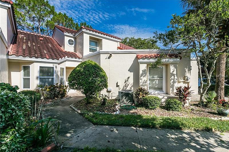 1st image of 2564 Albion Ave #2