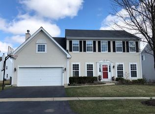 31619 N Clearwater Dr, Lakemoor, IL 60051