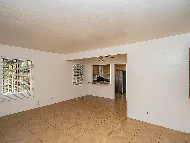1714 E Grant Rd — Photo 9