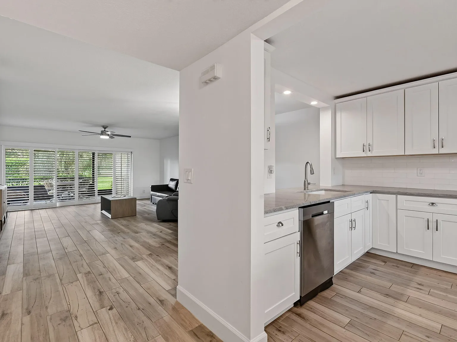 2 bed, 2.0 bath, 1245 sqft, $3,800 — Photo 3