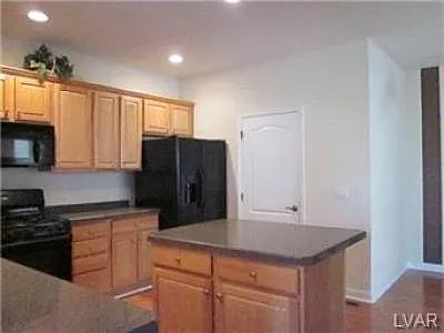 6024 Eli Cir photo 1