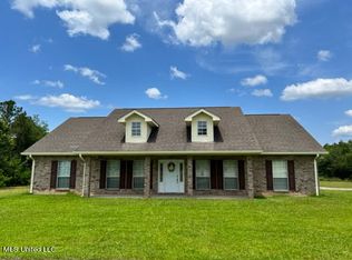 21015 Country Ln, Kiln, MS 39556