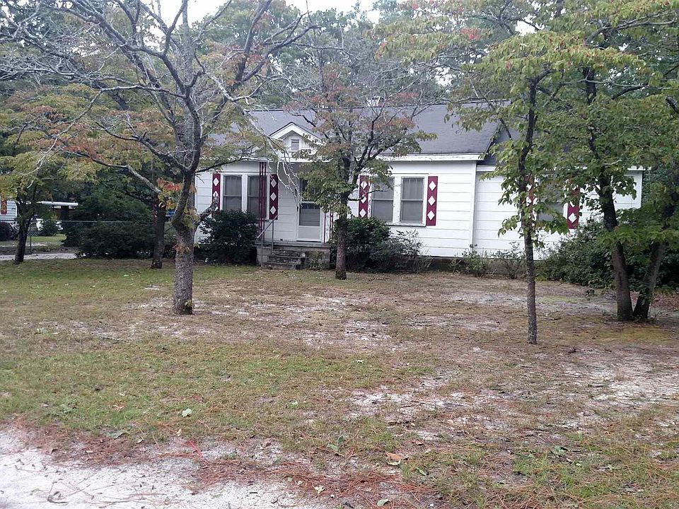 2nd image of 207 Alexandria St