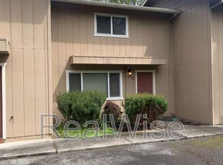 2170 NW North Hill Dr Unit C, Grants Pass, OR 97526