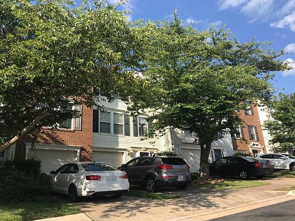 3rd image of 14142 Darkwood Cir
