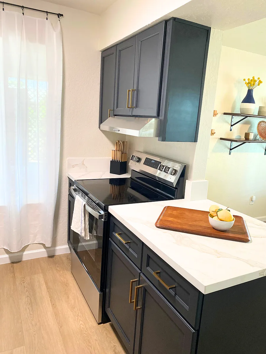 To make your move-in experience as easy and stress-free as possible, weve provided a fully stocked kitchen with utensils, pots & pans, dishware, etc. - 1795 W 28th St