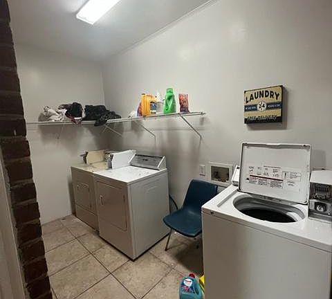 4th image of 1222 W Market St APT H
