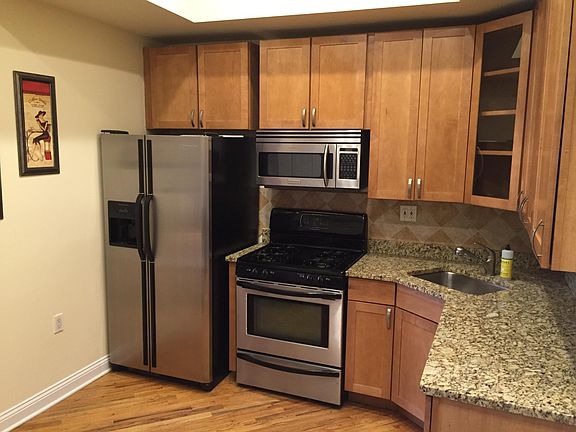 4th image of 1119 W Grand Ave APT 2R