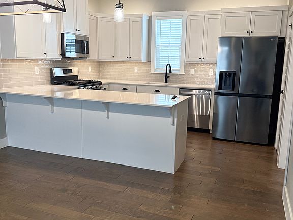 4th image of 2958 W Sauter Ln