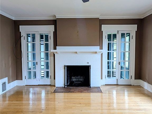 4th image of 141 Beverly Rd #2
