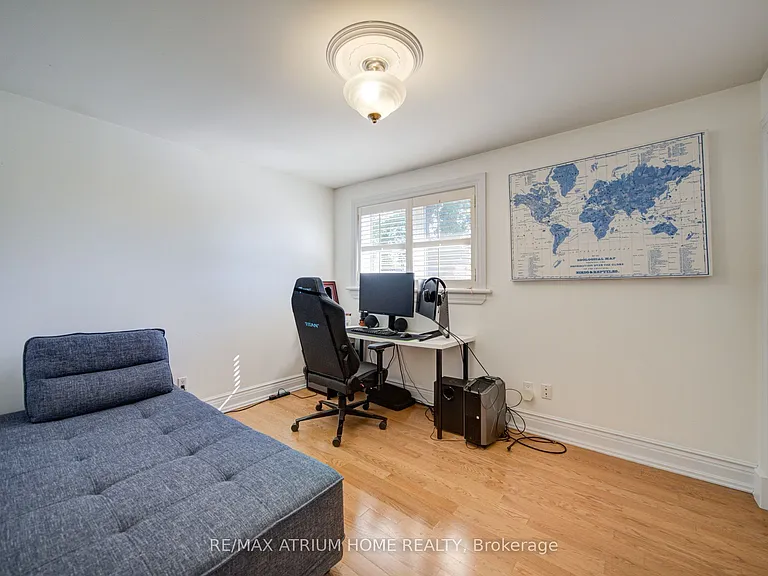 8 Patrick Blvd — Photo 24