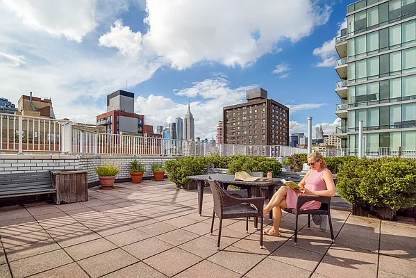 Sold by Compass | media 23