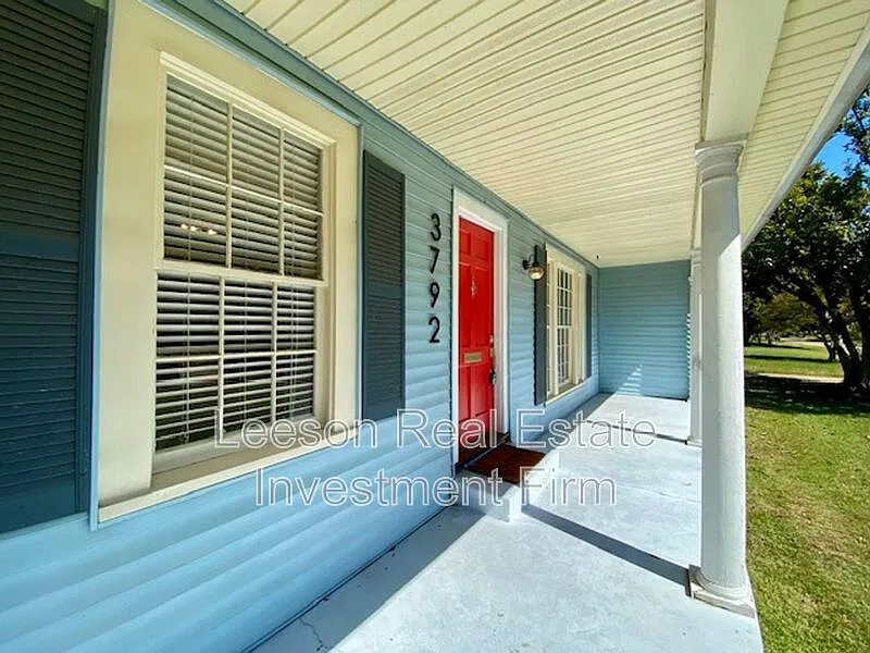 3 bed, 2.0 bath, 1427 sqft, $1,800 — Photo 3