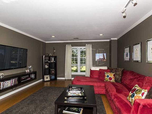 4th image of 7335 Lions Head Dr
