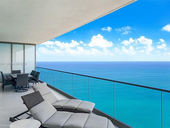 4th image of 18975 Collins Ave #5103