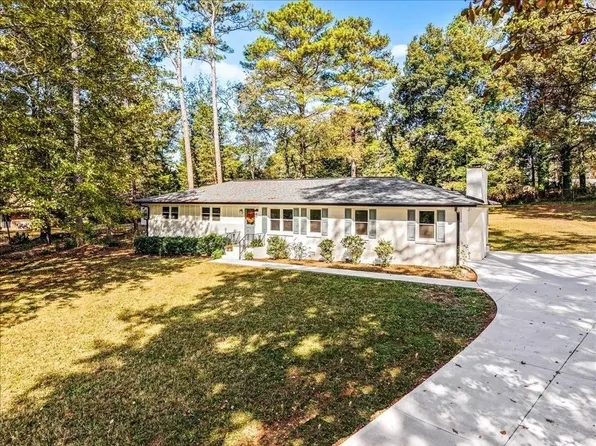 1348 Ridgewood Dr SW, Lilburn, GA 30047